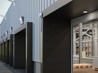 Façade d'entreprise avec surveillance rideau